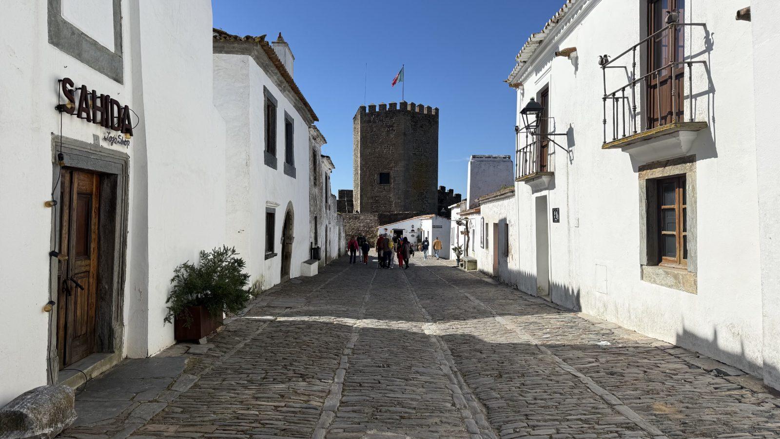 Alentejo: Vinos, murallas y el gran lago Alqueva