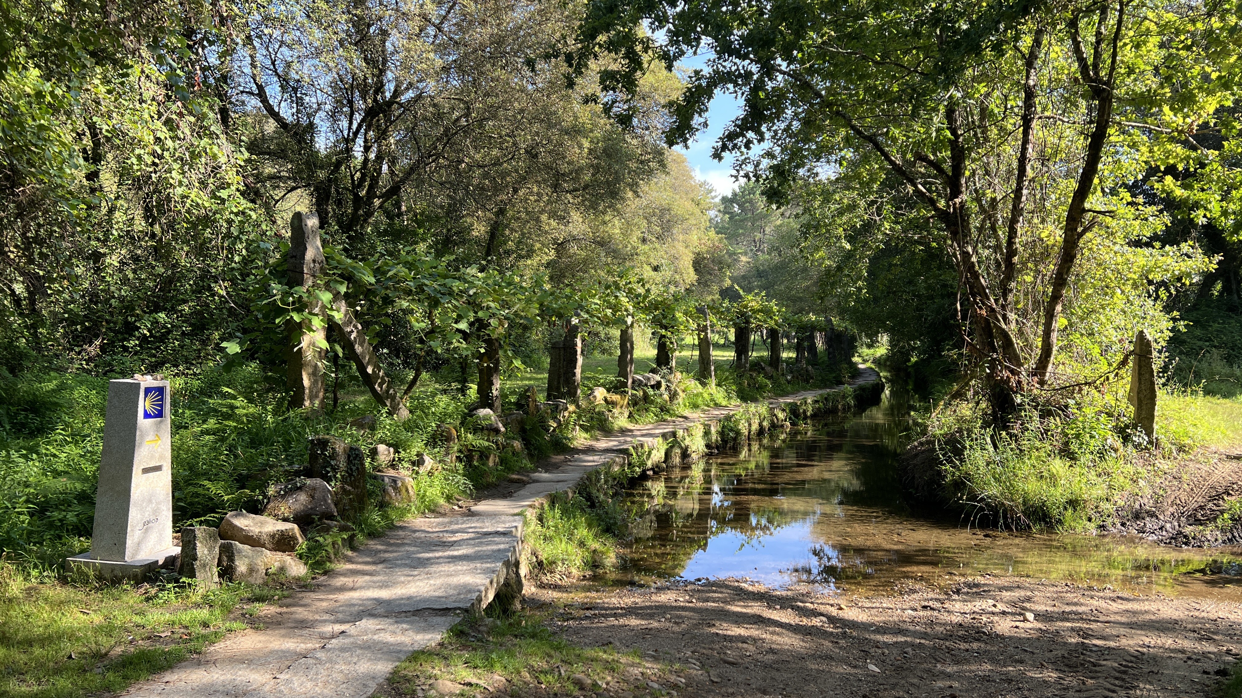 Camino de Santiago Portugués, ¡Ultreia! ¡Et Suseia!